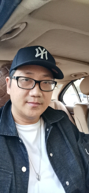 拥抱幸福的第一张照片--柘荣征婚网