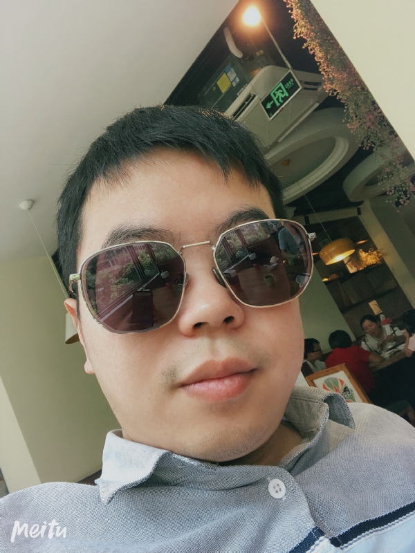 月台等路人的第一张照片--柘荣征婚网